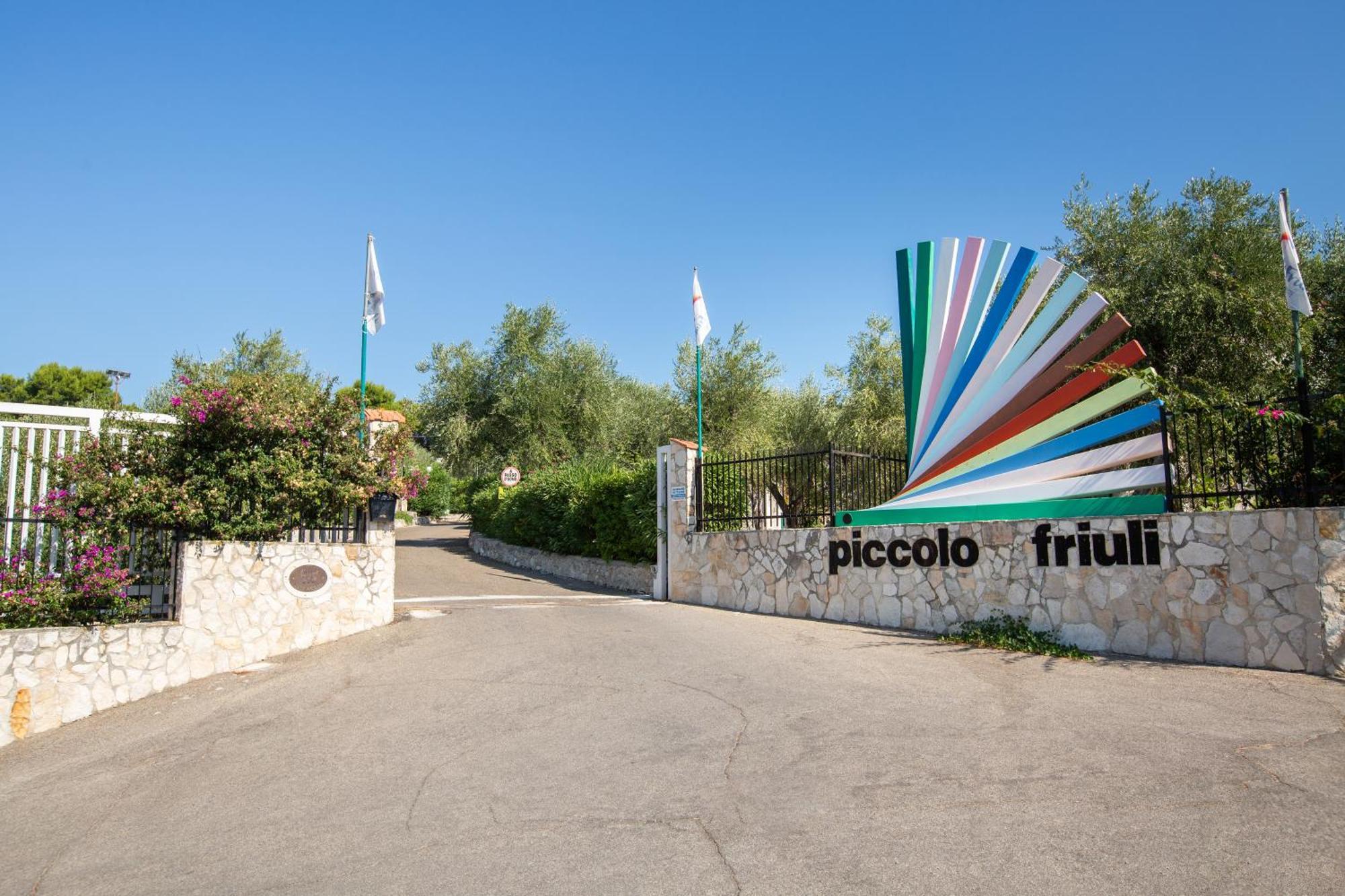 Centro Vacanze Piccolo Friuli Aparthotel Vieste Eksteriør bilde